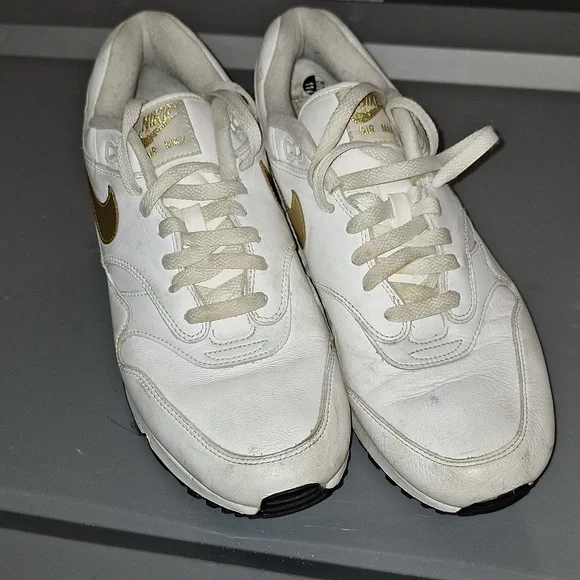 Nike Shoes Nike Air Max White And Metallic Goldblack 2018